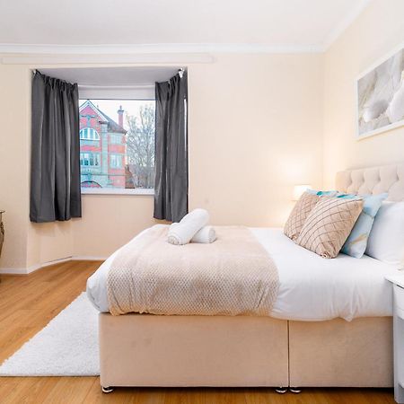 Luxury 3 Bedroom House - Harborne - Parking - Garden - Wifi & Netflix 122G バーミンガム エクステリア 写真