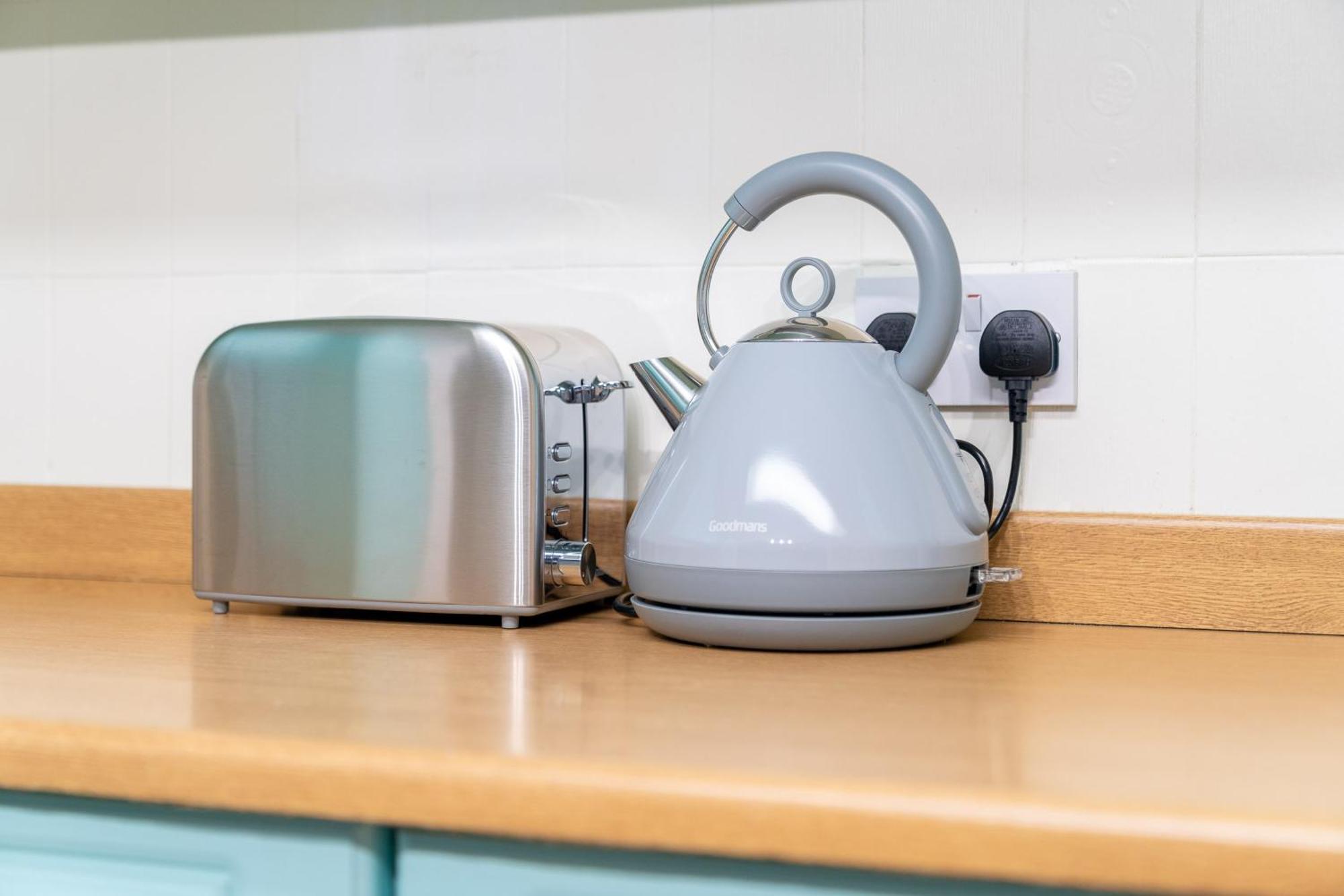 Luxury 3 Bedroom House - Harborne - Parking - Garden - Wifi & Netflix 122G バーミンガム エクステリア 写真