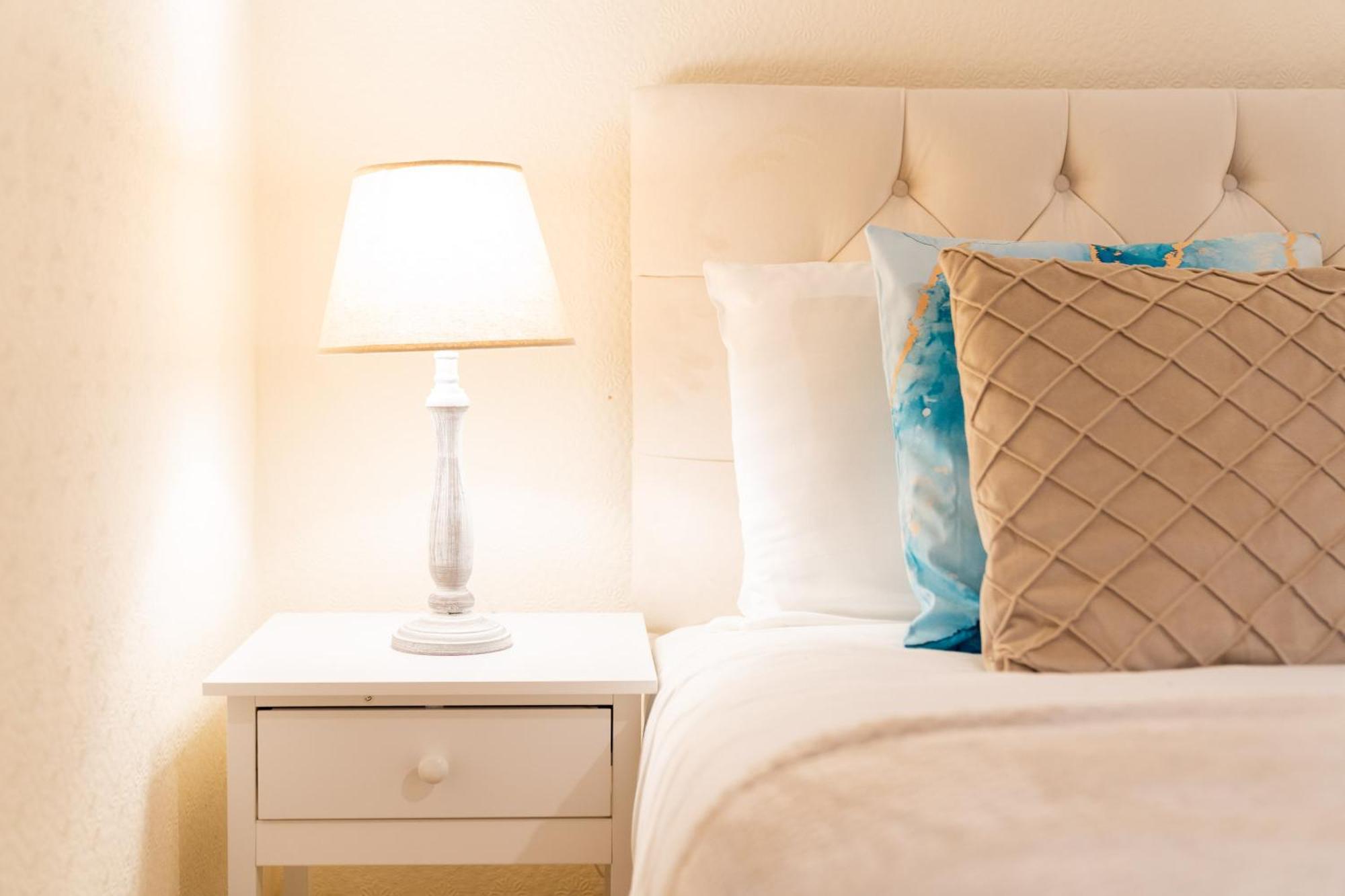 Luxury 3 Bedroom House - Harborne - Parking - Garden - Wifi & Netflix 122G バーミンガム エクステリア 写真