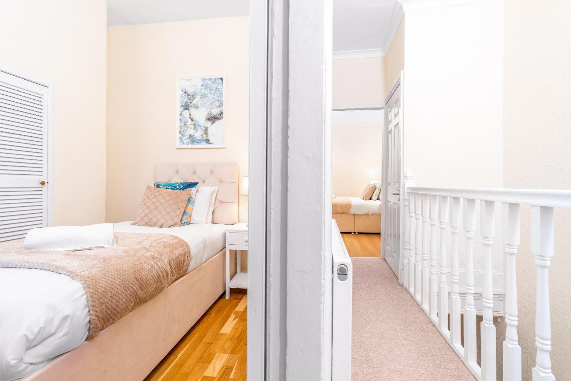 Luxury 3 Bedroom House - Harborne - Parking - Garden - Wifi & Netflix 122G バーミンガム エクステリア 写真